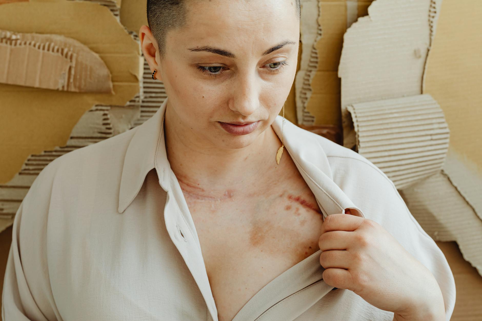 Vous devez connaître symptômes l infarctus féminin : signes clés