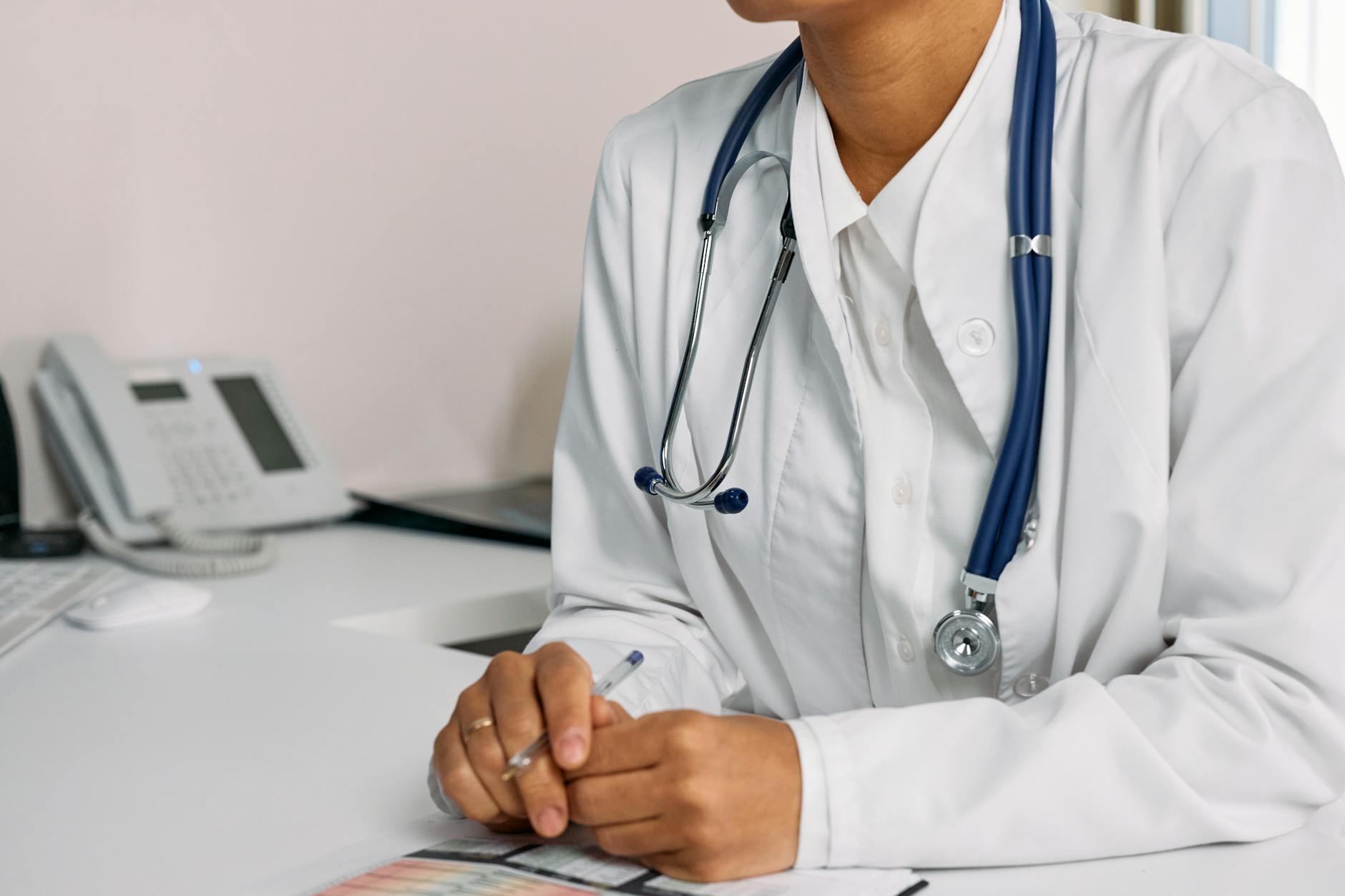 Endocrinologue s occupe désordres hormonaux : quand le voir