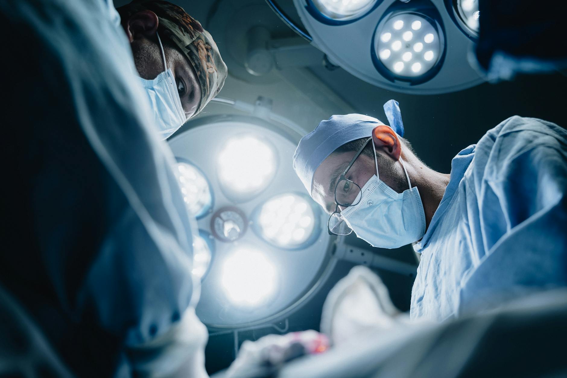 Bloc opératoire moderne préparé pour une liposuccion