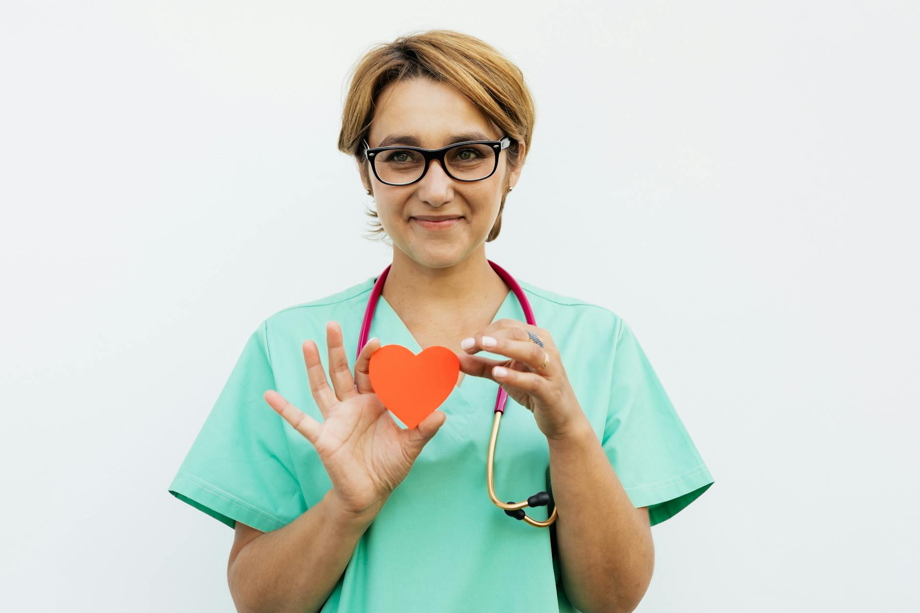 Quelles raisons consulter cardiologue : symptômes et bilans