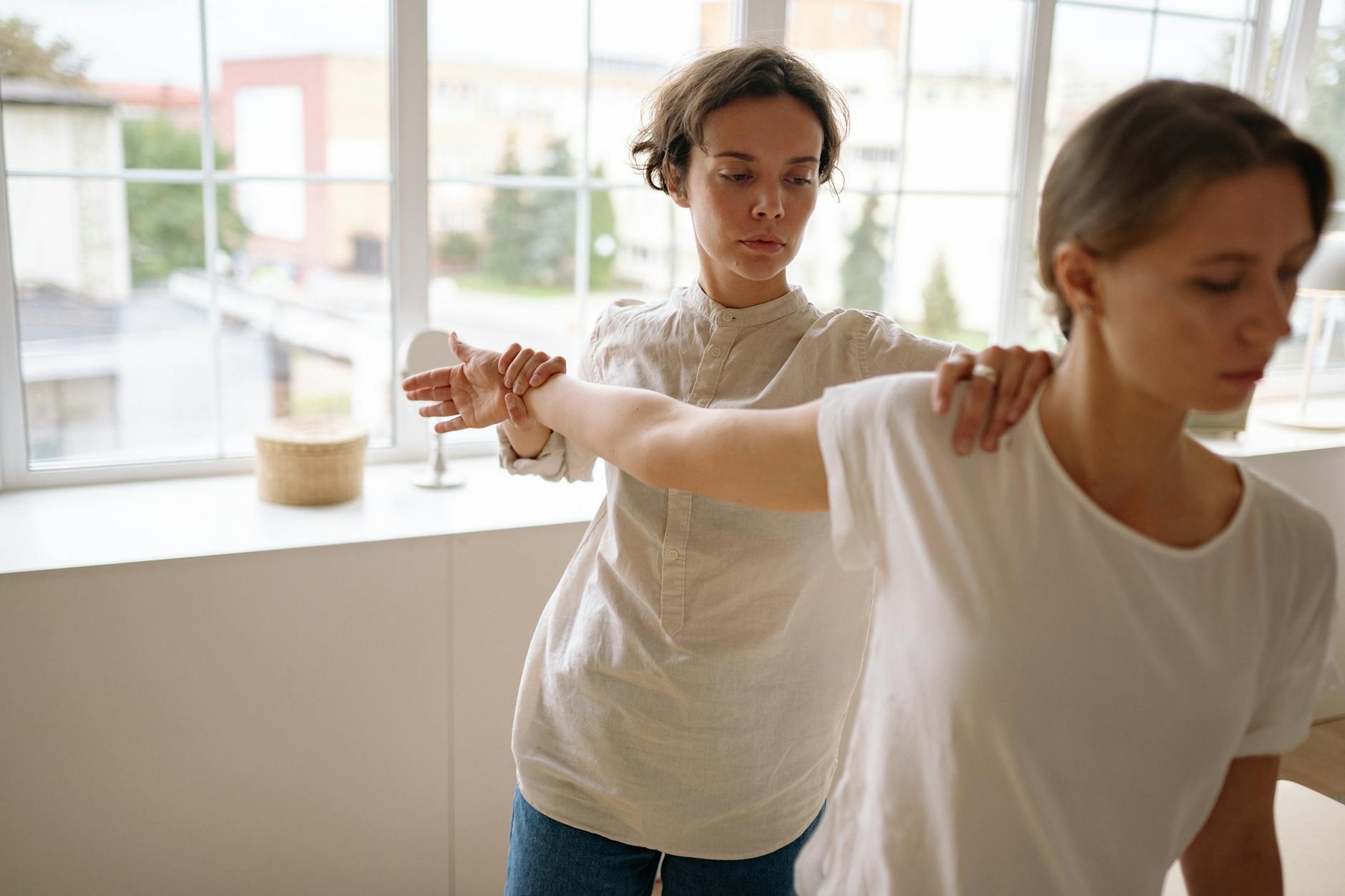 Douleurs aux cervicales votre posture en cause : vraiment ?